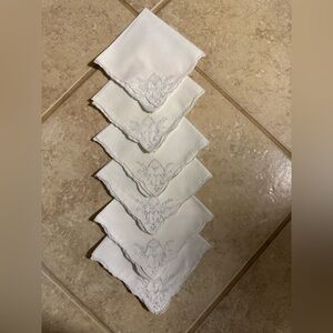 Elegant White Embroidered Napkins Set